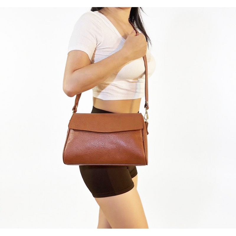 Borsa a Spalla e Tracolla con Patta in Vera Pelle -Made in Italy-